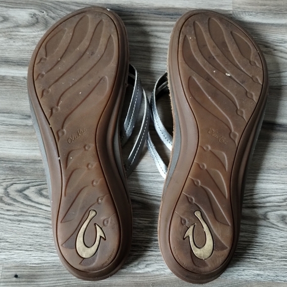OluKai U'i Womens Sandal Flip Flops Silver Metallic size 11 - Picture 4 of 4